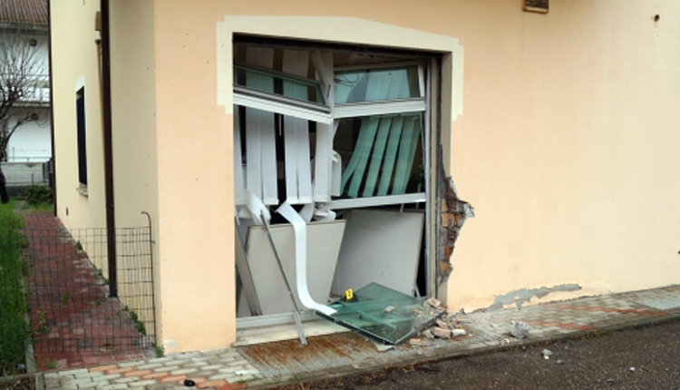 poste lucrezia - rapina