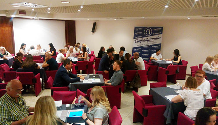 mobile made in marche conquista russi