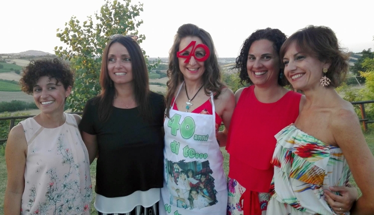 auguri vittoria cerasa con amiche