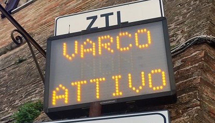 ztl urbino varco attivo orario