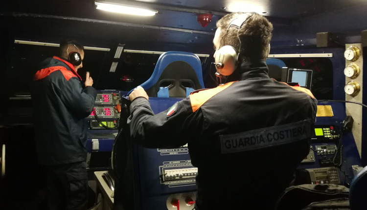 bomba fano marina militare Guardia Costiera