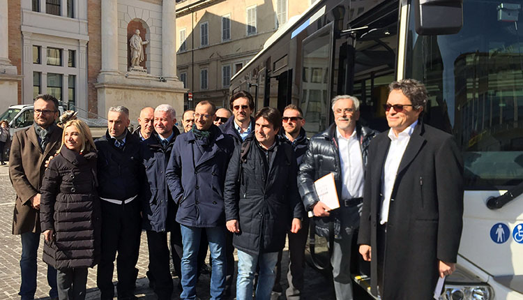 presentati nuovi autobus flotta ami pesaro