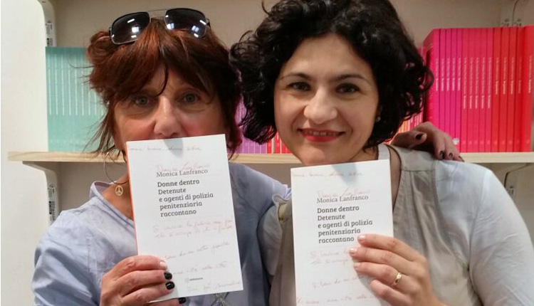 donne dentro salone libro torino