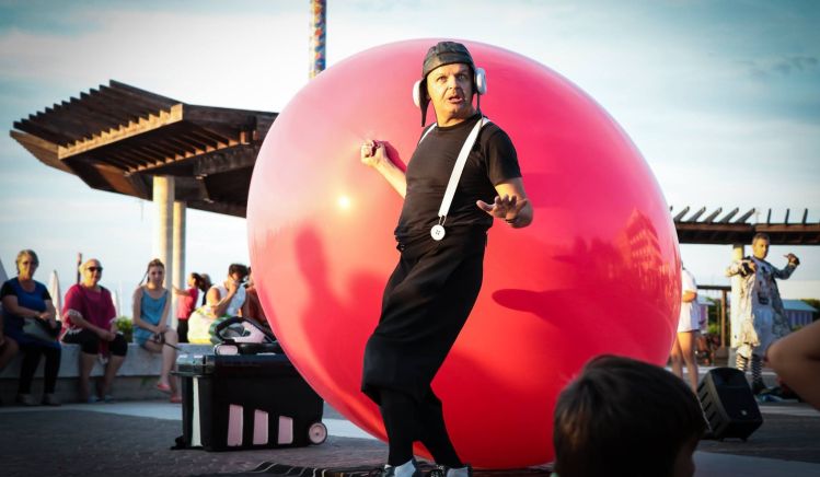 festivalasrtisti trada riempie città