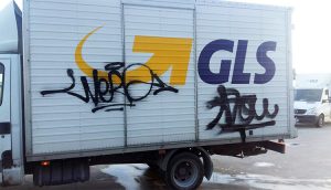 vandali in azione scritte camion gls
