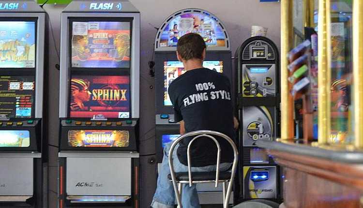 regolamento contro le slot machine