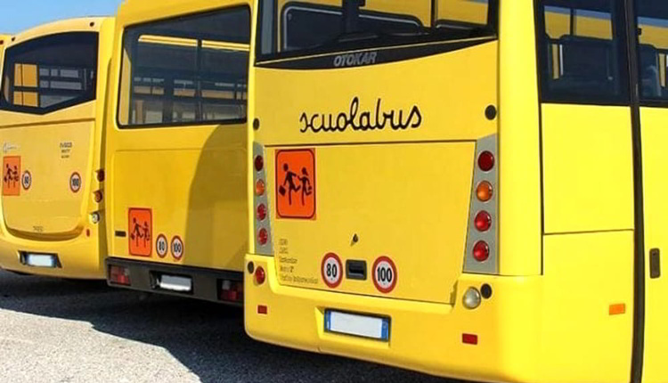 incendio_scolabus_cartoceto_colli_al_metauro