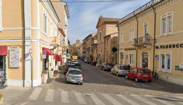 via cavour fano foto Google Maps